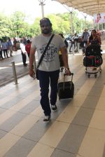 Madhavan snapped at airport on 14th March 2016